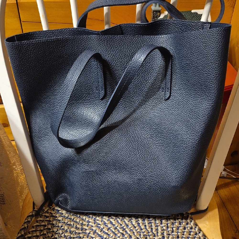 $5 DEAL❣️Navy Ulta Beauty Blue Faux Leather and Canvas Tote Bag. MUST BUNDLE